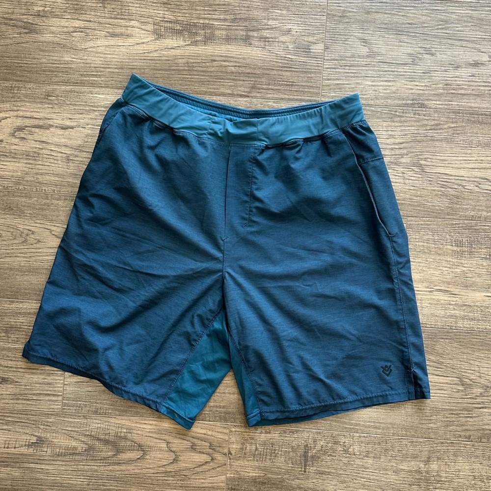 veece | shorts